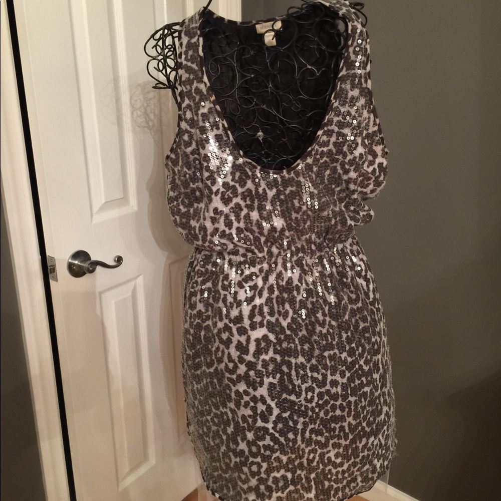 Sequined tunic top